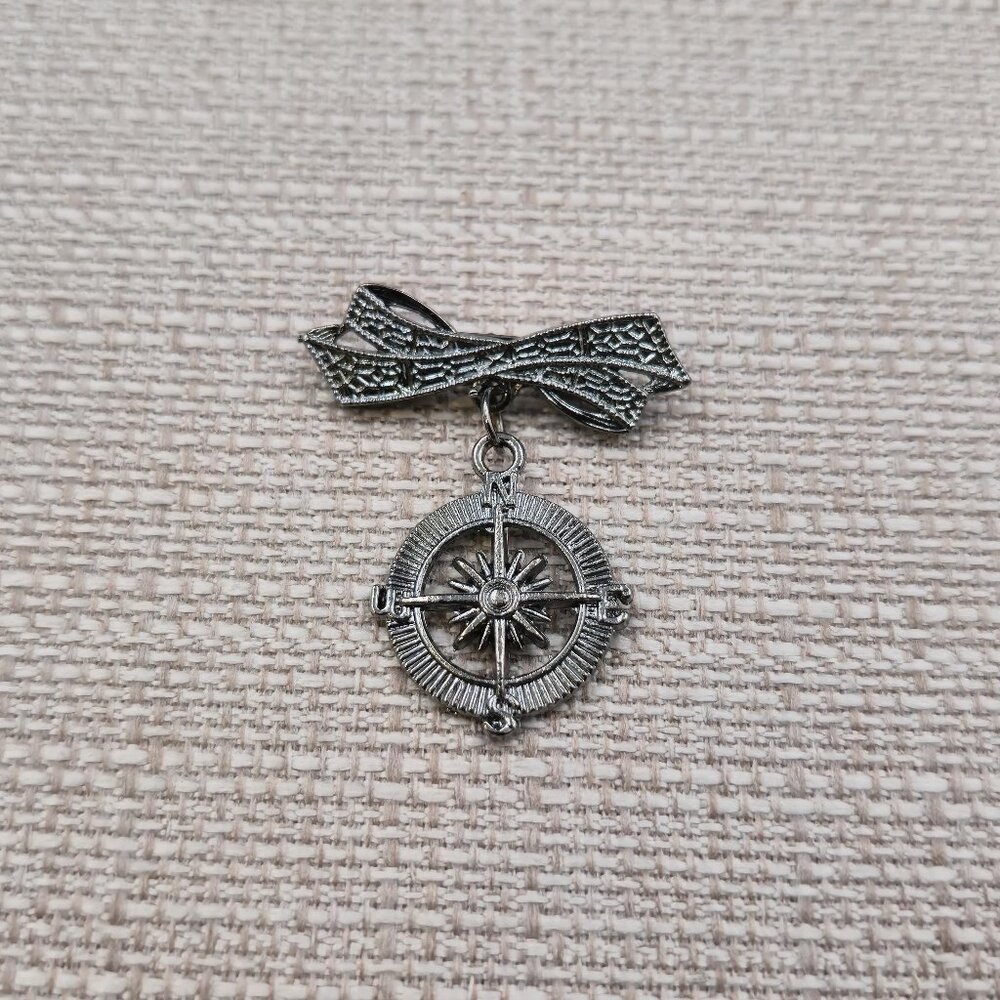 Unique Style Compass Pin Brooch A7071
